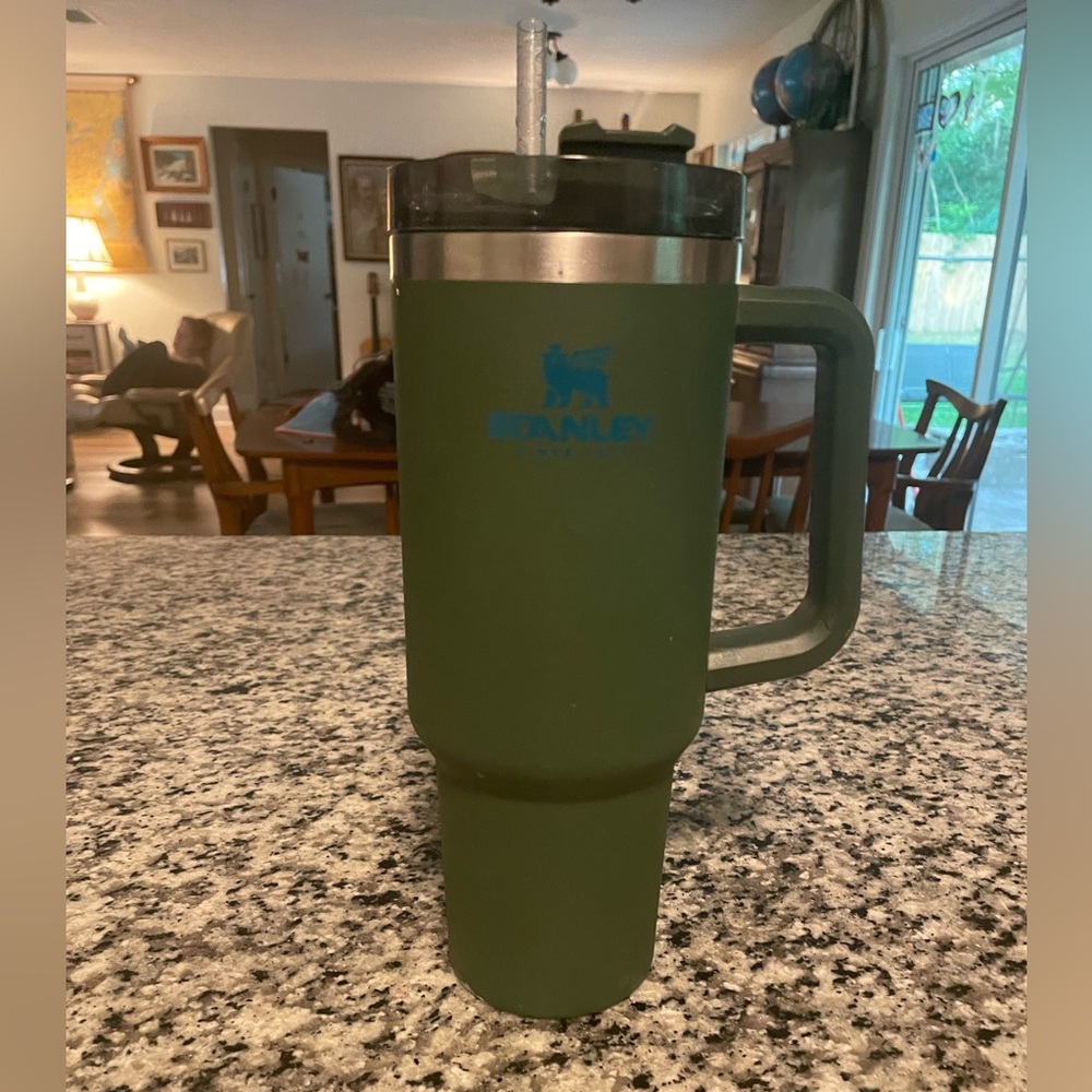 Stanley traveler tumbler 40oz spurulina